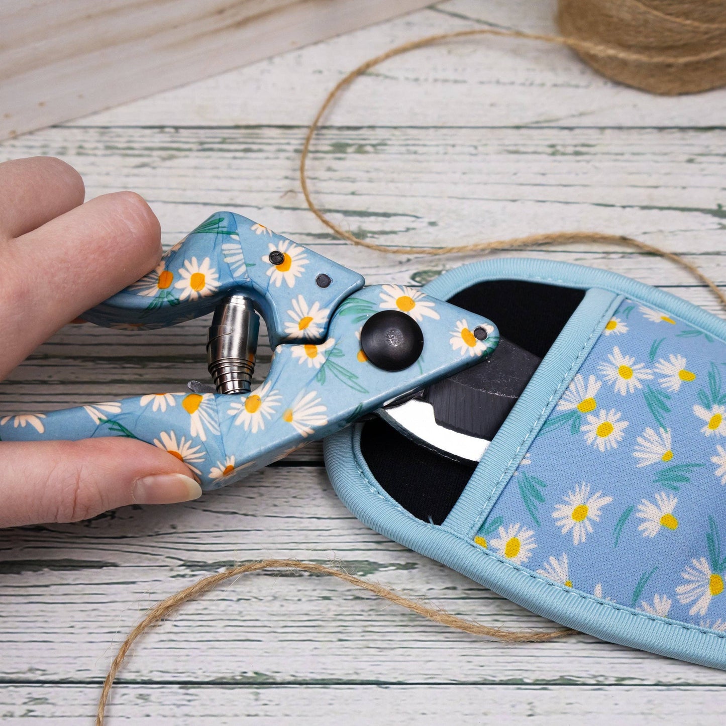 Willow and Belle Daisy Secateurs With Pouch
