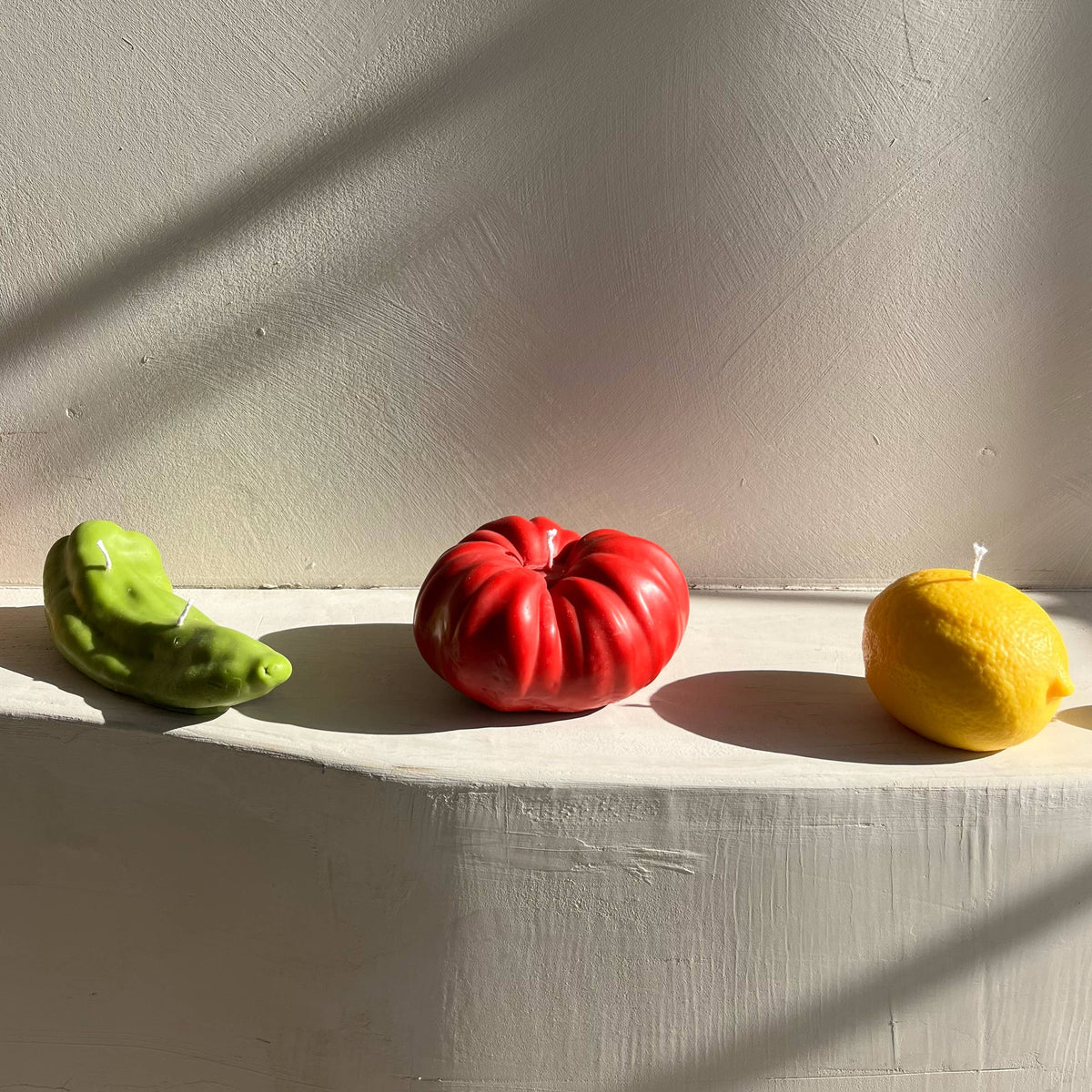 Jumbo Heirloom Tomato Candle, Red