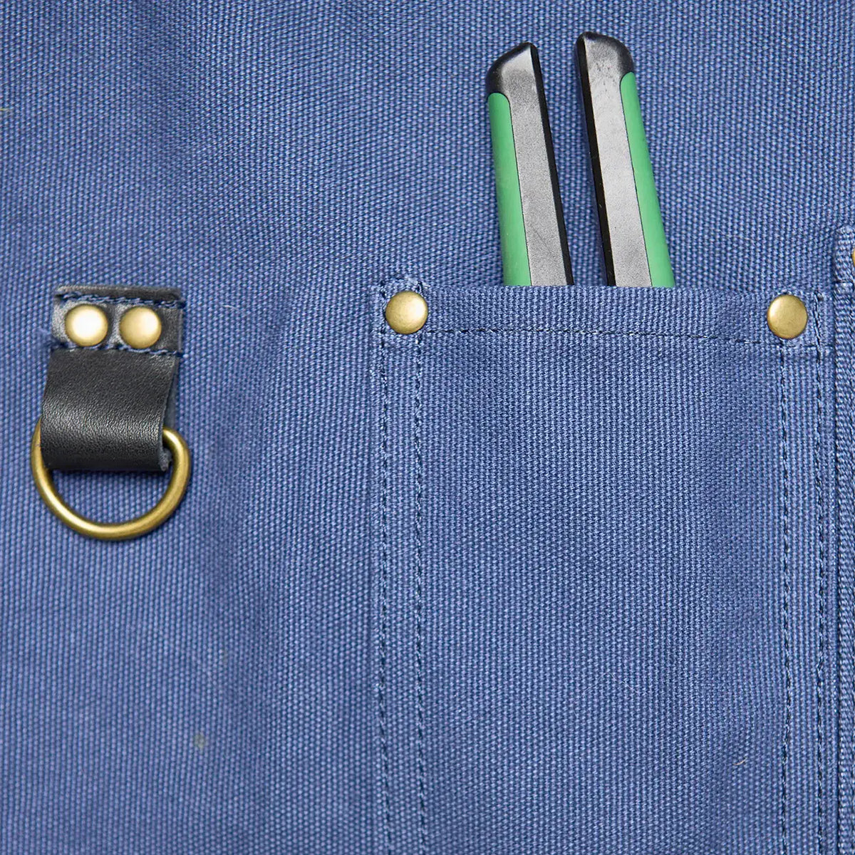 The Canvas Workhorse Apron